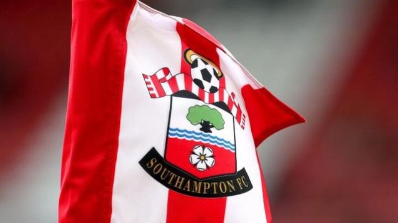 Tìm hiểu ý nghĩa về logo và màu áo Southampton