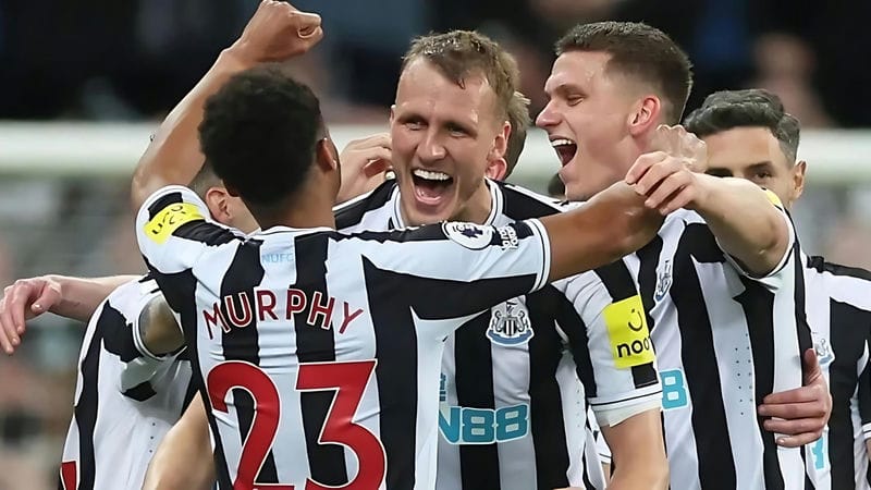 tông màu đen trắng mạnh mẽ của Newcastle United 