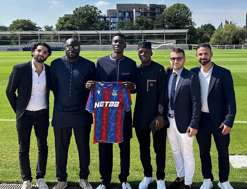 Crystal Palace ký hợp đồng với Ismaila Sarr