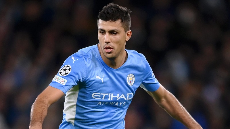 Rodri  - tiền vệ trụ cột của Manchester City