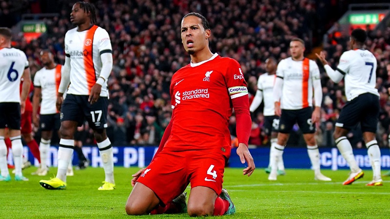 Van Dijk đưa bóng đá của Liverpool lên đỉnh cao