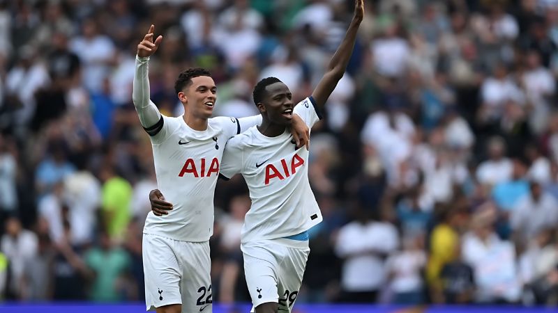 Thời điểm Brennan Price Johnson gia nhập vào CLB Tottenham Hotspur