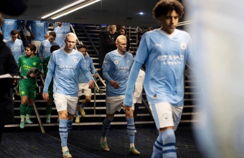 Man City nhận án phạt nặng