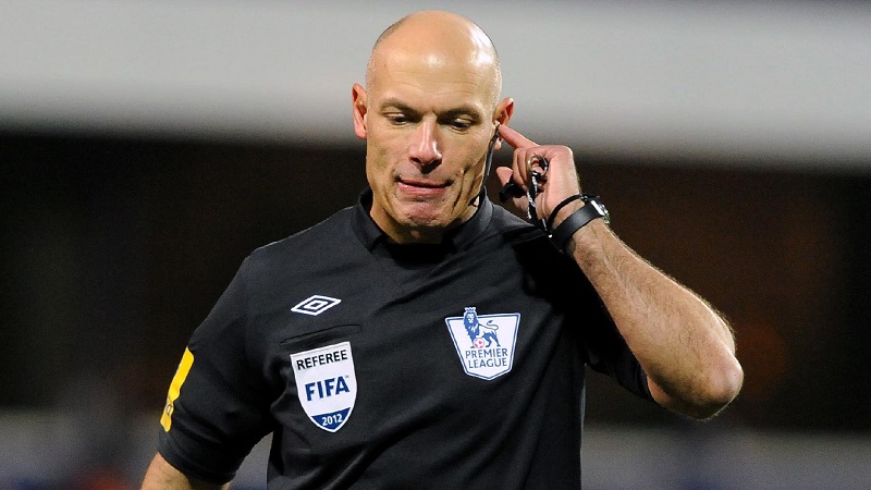 Howard Webb cũng từng bị Premier League trừng phạt