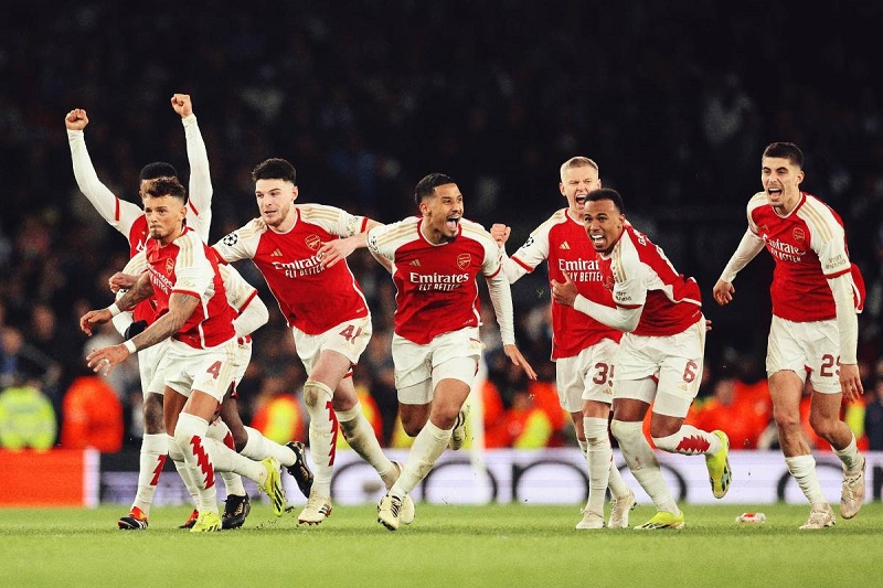 Arsenal trong bộ áo đấu truyền thống