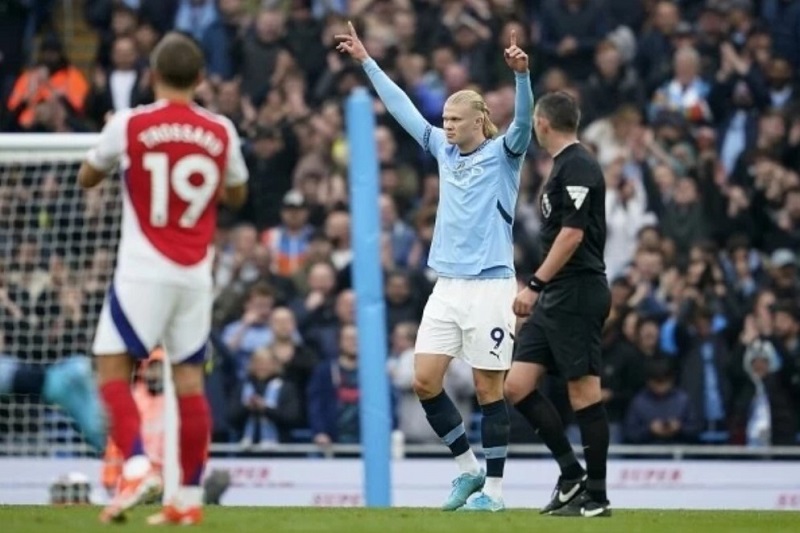 Haaland ghi bàn thắng thứ 100 cho Man City