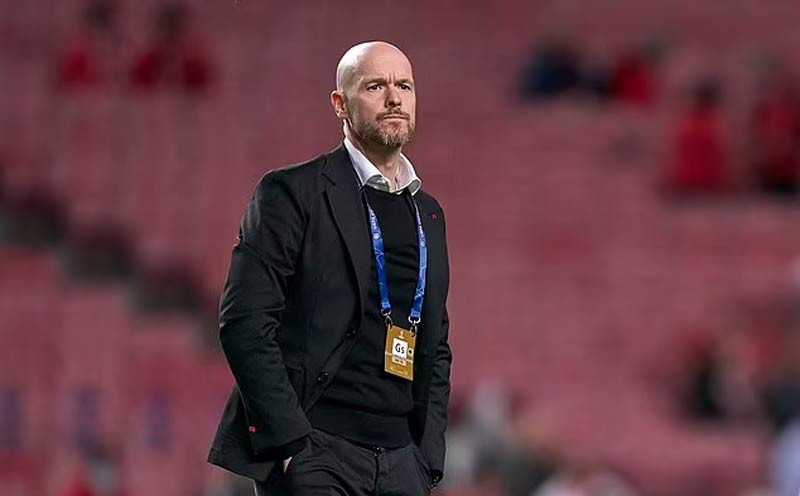 HLV Erik ten Hag phải gánh trên vai nhiều áp lực