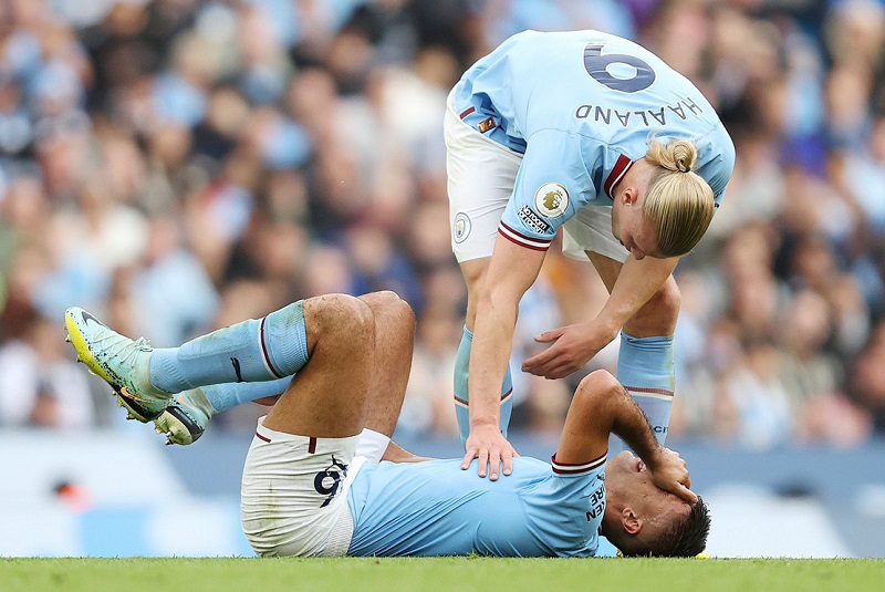 Rodri dính chấn thương nghiêm trọng sau trận hòa với Arsenal